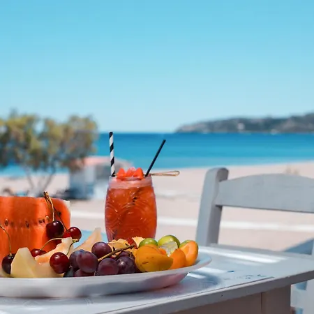 Ξενοδοχείο με διαμερίσματα Marini Seaside 4*