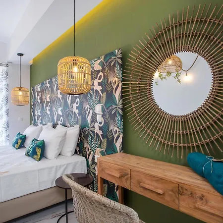 Ξενοδοχείο με διαμερίσματα Marini Seaside