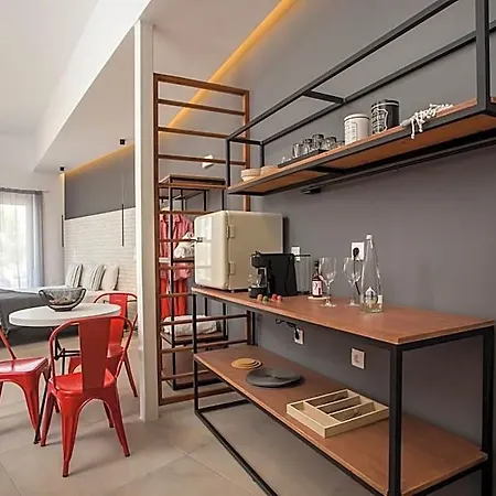 Marini Seaside شقة فندقية 4*