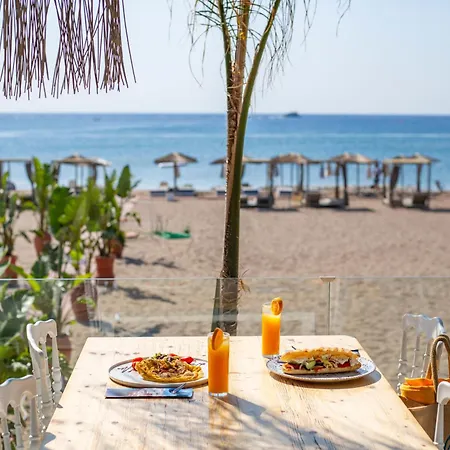 Marini Seaside شقة فندقية