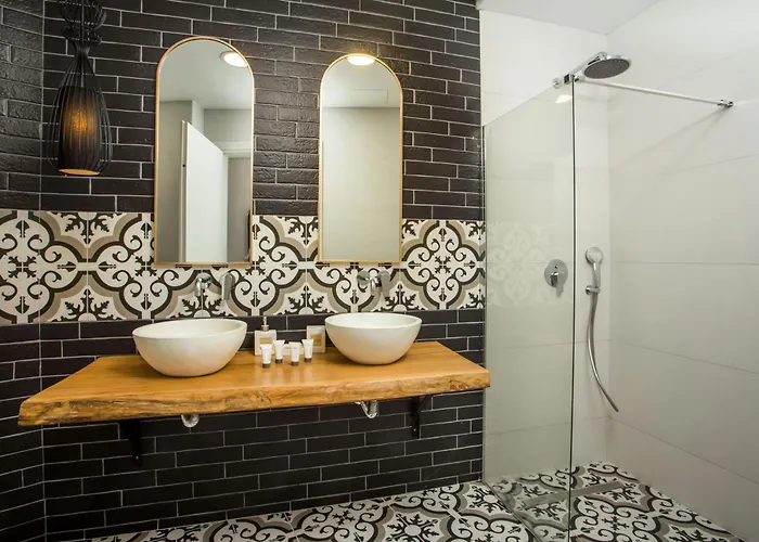 Marini Seaside فاليراكي