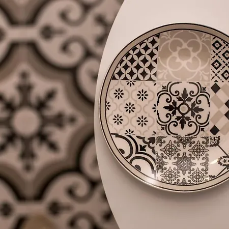 מלון דירות Marini Seaside 4*